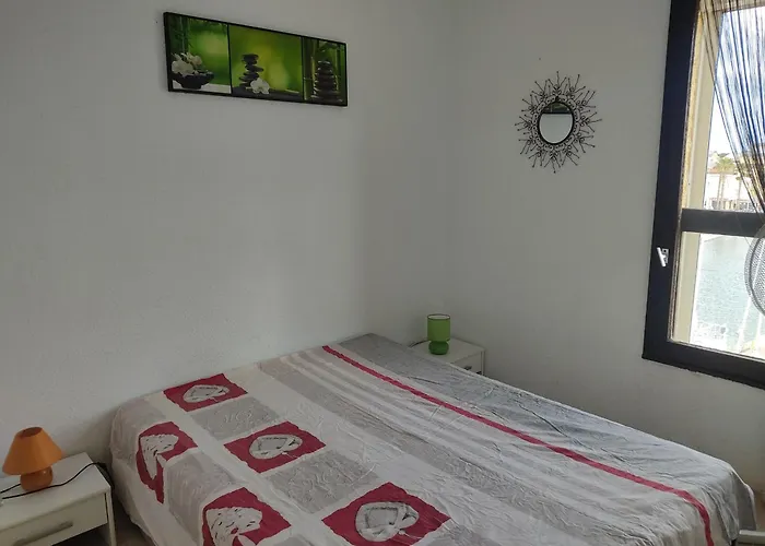 Gruissan: T2 Cabine, Piscine, Parking, Centre, 4/5 Pers, Petit Budget - Fr-1-796-3 *