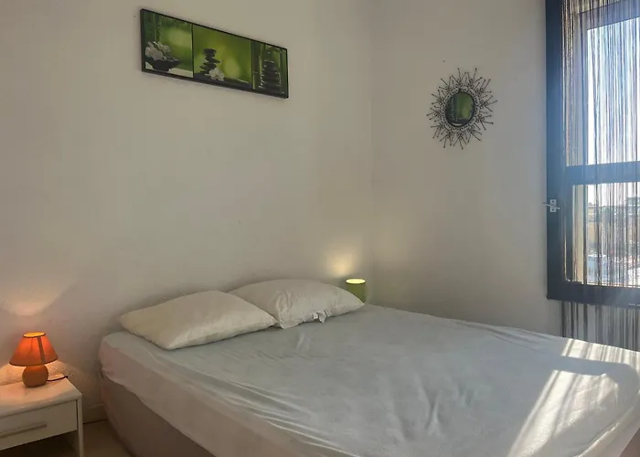 Lejlighed Gruissan: T2 Cabine, Piscine, Parking, Centre, 4/5 Pers, Petit Budget - Fr-1-796-3 *