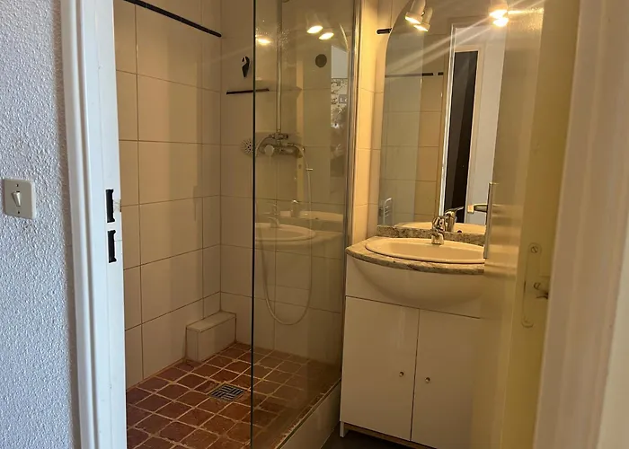 Gruissan: T2 Cabine, Piscine, Parking, Centre, 4/5 Pers, Petit Budget - Fr-1-796-3